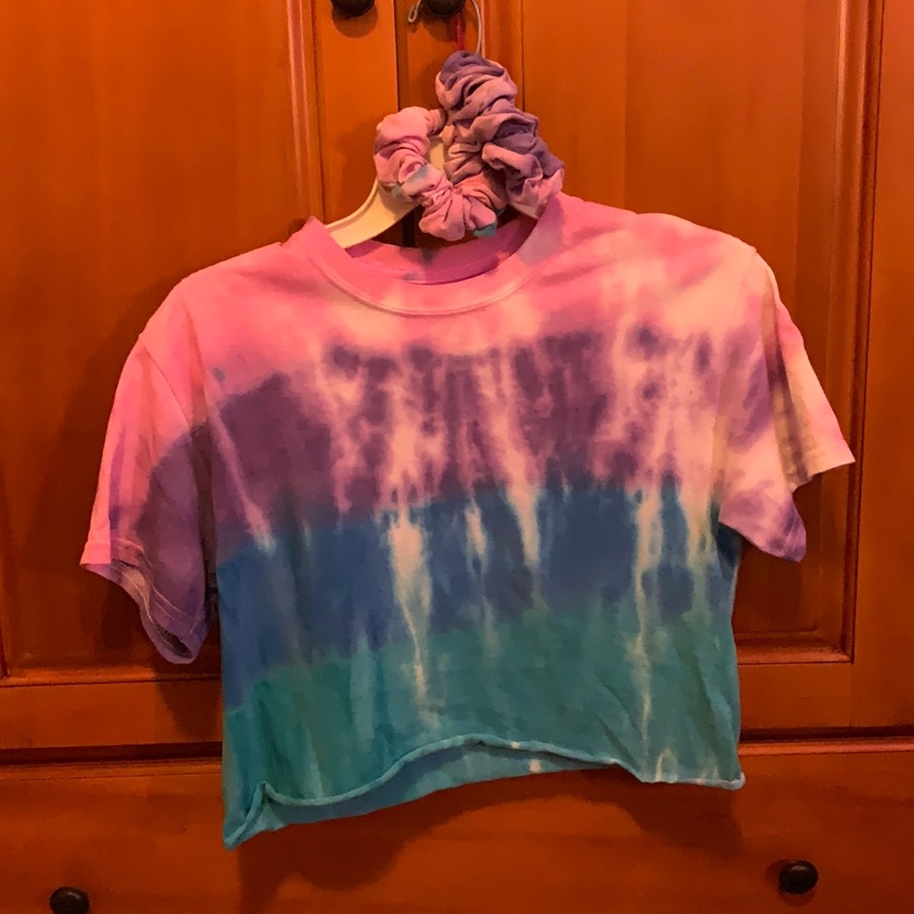 Handmade tie-dye cropped shirt